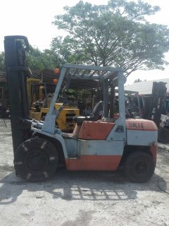 ขาย TCM FD40Z7 เครื่อง6BG เสาสูง4เมตร เกียร์ทอร์ค เครื่องสตาร์ทติดง่ายเครื่องนิ่ม