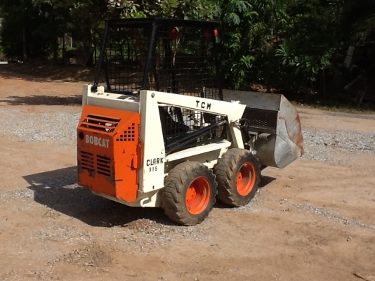 ขายรถตักbobcat. 315