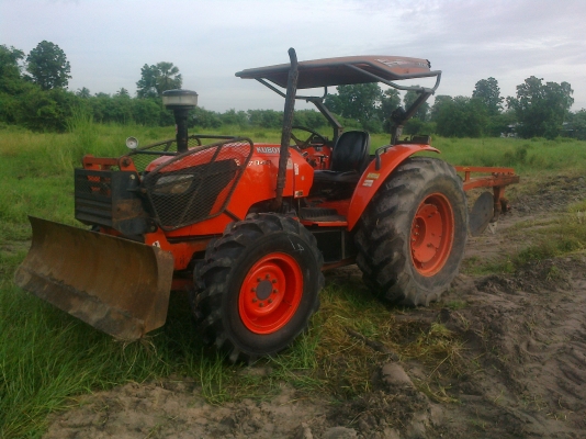 ขายรถไถ คูโบต้า M7040 สภาพเดิมๆพร้อมอุปกรณ์