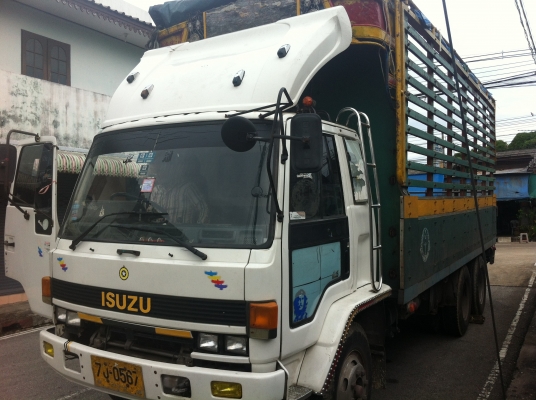 ขายร็อกกี้ fvm12my เครื่อง6he1-195 แรงม้า สภาพสวยพร้อมใช้งาน