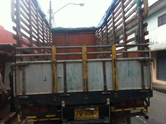 ขายร็อกกี้ fvm12my เครื่อง6he1-195 แรงม้า สภาพสวยพร้อมใช้งาน