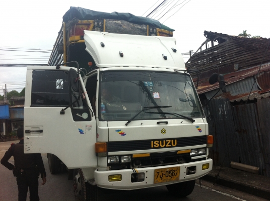 ขายร็อกกี้ fvm12my เครื่อง6he1-195 แรงม้า สภาพสวยพร้อมใช้งาน