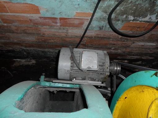 ขายครับขาย เครื่องป๊าข้อเสือ 15 ตัน ตัวละ 35000 มี 3 ตัว