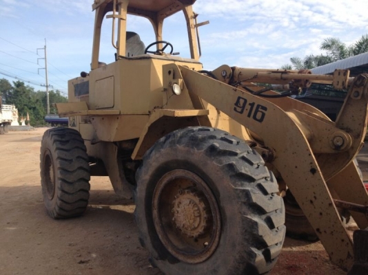 รถตัก CAT 916  4 สูบ มีเทอร์โบ  สนใจติดต่อ  081 - 6079515