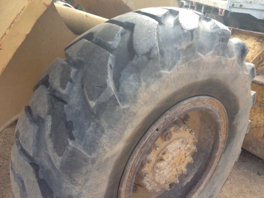 รถตัก CAT 916  4 สูบ มีเทอร์โบ  สนใจติดต่อ  081 - 6079515