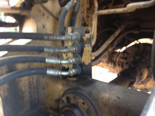 รถตัก CAT 916  4 สูบ มีเทอร์โบ  สนใจติดต่อ  081 - 6079515