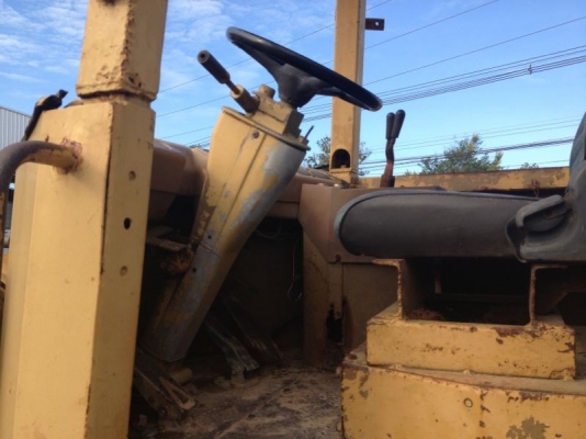 รถตัก CAT 916  4 สูบ มีเทอร์โบ  สนใจติดต่อ  081 - 6079515