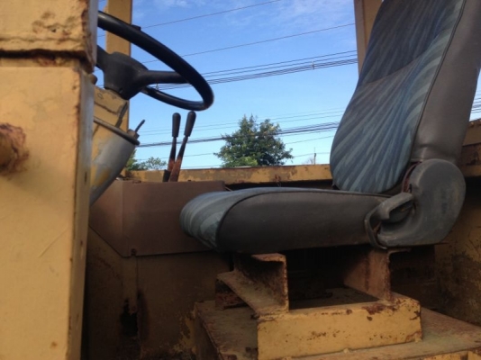 รถตัก CAT 916  4 สูบ มีเทอร์โบ  สนใจติดต่อ  081 - 6079515