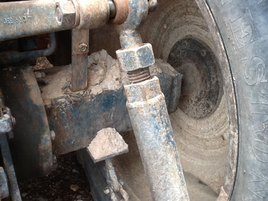 คูโบต้า L3202 4 WD 2 เพลามีแต่ตัว สภาพเดิมๆ เครื่องดี เกียร์ดี รถไร่สวยๆครับ