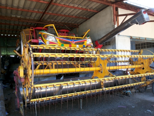 ขายรถเกี่ยวข้าว เกษตรพัฒนา รุ่นหนุ่มไวไฟใหม่ล้าสุด ปี54