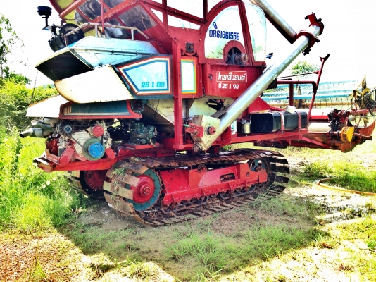 ขายรถเกี่ยวข้าว ไทยเส็งยนต์ รุ่นมดตะนอย ทำเครื่องใหม่แล้ว !!!! (ปรับราคา)