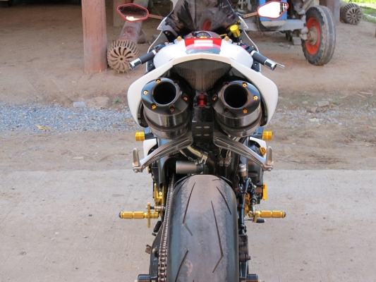 ขาย YAMAHA R1 ปี 05 อินวอย+สรรพสามิตร ขาย YAMAHA R1 ปี 05 อินวอย+สรรพสามิตร