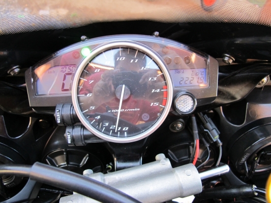 ขาย YAMAHA R1 ปี 05 อินวอย+สรรพสามิตร ขาย YAMAHA R1 ปี 05 อินวอย+สรรพสามิตร