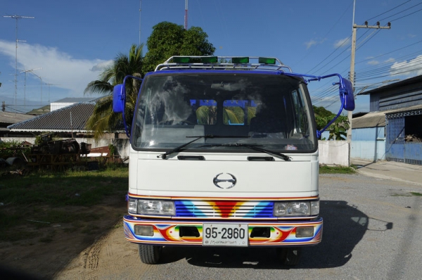 เทรเลอร์บรรทุกรถเกี่ยว HINO 6 ล้อ