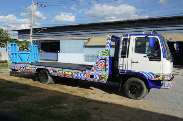 เทรเลอร์บรรทุกรถเกี่ยว HINO 6 ล้อ