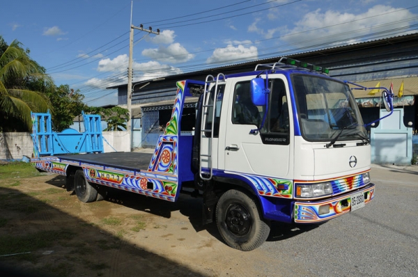 เทรเลอร์บรรทุกรถเกี่ยว HINO 6 ล้อ