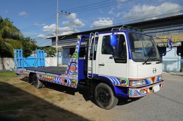 เทรเลอร์บรรทุกรถเกี่ยว HINO 6 ล้อ