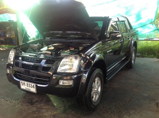 ขายรถ 4 ประตู isuzu D-max Hilander 3.0  เกียร์ธรรมดา