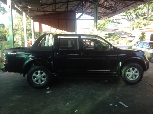 ขายรถ 4 ประตู isuzu D-max Hilander 3.0  เกียร์ธรรมดา