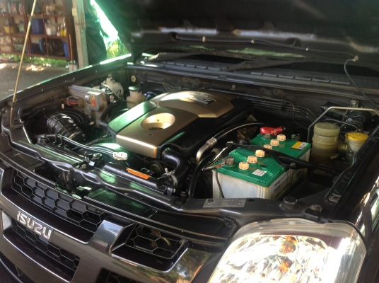 ขายรถ 4 ประตู isuzu D-max Hilander 3.0  เกียร์ธรรมดา