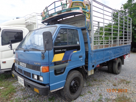 ISUZU NPR 59L รถประกอบ เครื่อง 115 แรงม้า 4BD1 พวงมาลัยพาวเวอร์ เกียร์สั้น(มีเกียร์พิเศษlo-hi) กระบะคาร์โก้ คอกแป๊ปน้ำ ยาว 4.30 ม. สภาพเดิมๆ พร้อมใช้ ทะเบียนพร้อมโอน