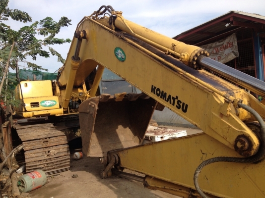 ขาย Komatsu. Pc200 รุ่น 6 ราคา 1,350,000 บาท ขาย Komatsu. Pc200 รุ่น 6 ราคา 1,350,000 บาท