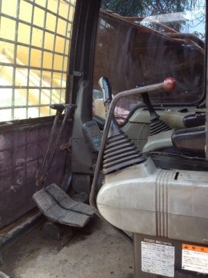 ขาย Komatsu. Pc200 รุ่น 6 ราคา 1,350,000 บาท ขาย Komatsu. Pc200 รุ่น 6 ราคา 1,350,000 บาท