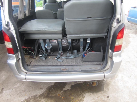 BENZ MB 100 ที่นั่ง 11 คน 4 สูบ 122 แรงม้า 2 เพลา เจ้าของขายเอง