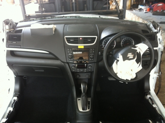 ขายหัวรถตัดและอะไหล่ SUZUKI NEW SWIFT 2013  เกียร์ AT  ขอบคุณมากครับ  อู่ช่างนาย  เหมาะกับอู่และลูกค้าที่ต้องการเครื่องยนต์และอะไหล่ที่สมบูรณ์ !!!! พาร์ทแท้นำเข้าจากญี่ปุ่น!!