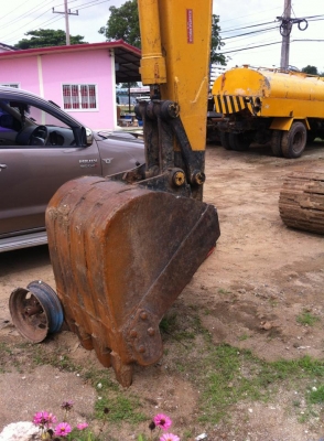 รถแบคโฮ  KOMATSU  PC 100 รุ่น 3