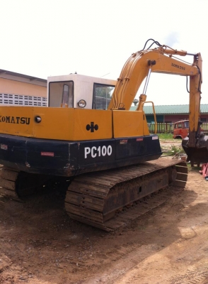รถแบคโฮ  KOMATSU  PC 100 รุ่น 3