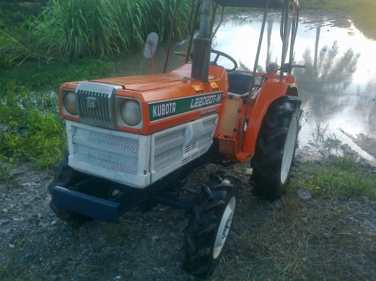 ขายรถไถคูโบต้าL2002DT 4WD พร้อมใช้