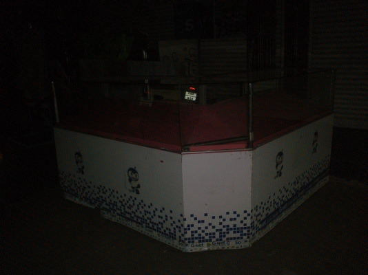 คูณโอ๋พระนั่งเกล้า**คุณครับ**19กค56ต้องการขายด่วน  จะย้ายบ้านแล้วตู้สวย    สำหรับขายโทรศัพท์**** โชว์โทรศัพท์ขายครับท่านผู้ชม**