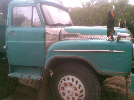 ขายรถบรรทุก  6  ล้อ ยาวเฉพาะหัว  เครื่อง  165  เทอร์โบ  เกียร์สายระบบเป็นรถหัวตัด  เฟืองท้ายใหญ่