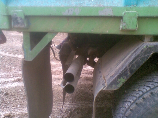 ขายรถบรรทุก  6  ล้อ ยาวเฉพาะหัว  เครื่อง  165  เทอร์โบ  เกียร์สายระบบเป็นรถหัวตัด  เฟืองท้ายใหญ่