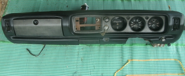 ขาย คอนโซลหน้่าพร้อมเรือนไมล์ DATSUN 620 สภาพสวยครบครับ