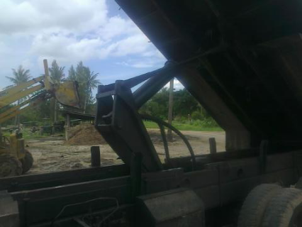 ขายรถบรรทุกสิบล้อดั๊มพ์ Isuzu rocky เล็ก เครื่อง 6HH 210 แรง ช่วงล่างใหญ่ เกียร์สโลยก เบรกจิฟฟี่ ยาง 70\% ทะเบียนพร้อม