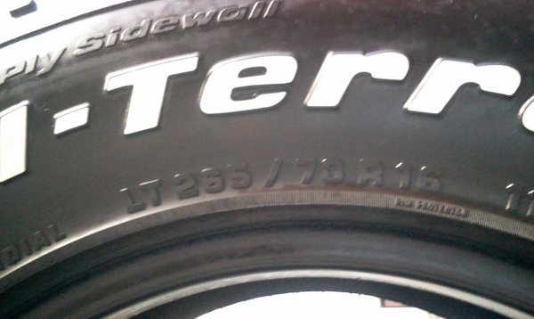 ขายยาง BF Goodrich All-Terrain T/A 265/70/16 ขายยาง BF Goodrich All-Terrain T/A 265/70/16