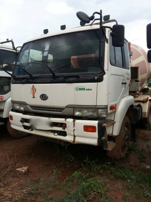 รถนิตสัน 10 ล้อ โม่ปูน 320 แรงม้า ปี 48  ( รถวิ่ง 60,xxx กม. )  ( มีขาย 3 คัน.) สนใจติดต่อ 081 - 6079515