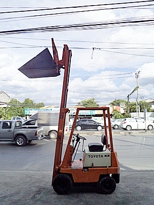 ขายรถยกโตโยต้า 700 กิโล เครื่องเบนซิน งาเทด้ำ-มีบุ้งกี่ เสาสูง 3 เมตร สีเดิมจากนอก นำเข้าจากญี่ปุ่น ใช้งานได้ทันที ขายรถยกโตโยต้า 700 กิโล เครื่องเบนซิน งาเทด้ำ-มีบุ้งกี่ เสาสูง 3 เมตร สีเดิมจากนอก นำเข้าจากญี่ปุ่น ใช้งานได้ทันที