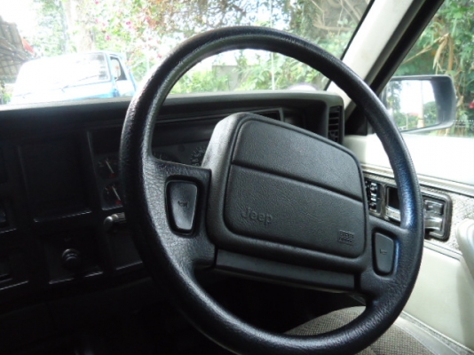 ขาย JEEP CHEROKEE 2.5 (2,500CC) MANUAL ปี97 สภาพดีเครื่องแน่นๆครับ เครื่องเดิมๆ พร้อมใช้