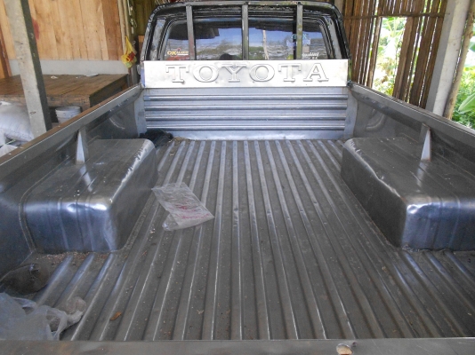 รถกระบะเลส toyota เหมาะสำหรับใช้บรรทุกของ