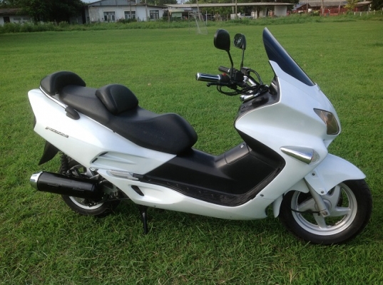 Honda  Forza  250cc ABS  (www.bascooterclub.com)