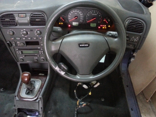 ขายอะไหล่และอุปกรณ์ VOLVO V40 2.0T มาแยกขายจำนวนมากราคาไม่แพง