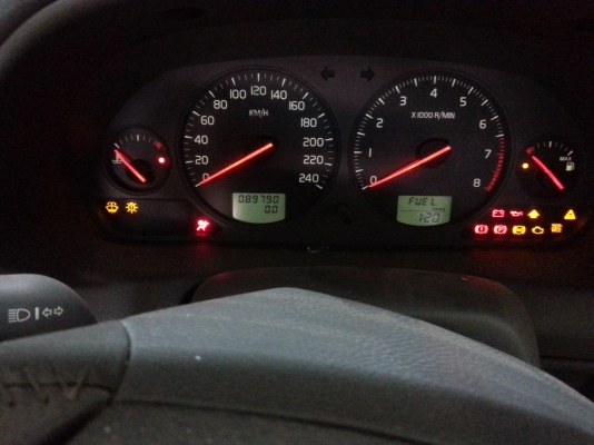 ขายอะไหล่และอุปกรณ์ VOLVO V40 2.0T มาแยกขายจำนวนมากราคาไม่แพง