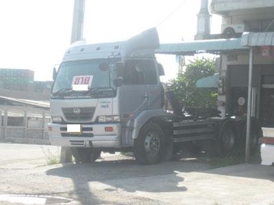 ขายหัวลาก UD ปี 52 320 แรง วิ่ง 300000 สวยพร้อมใช้ โทร 088-4501277
