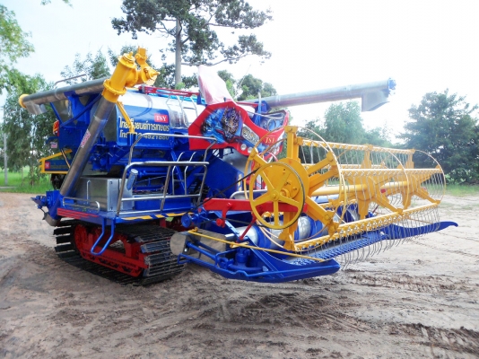 รถเกี่ยวข้าว TSY MJP-10  195HP เทอร์โบ + 10 ล้อ รถพ่วงอีซูซุไปข้างหน้า L195