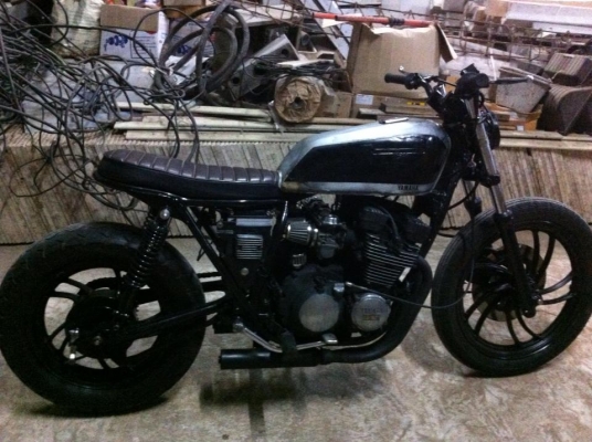 ปรับราคาxj 400 คาบู xjr   ราคา 35000ต่อลองได้  หรือแลก