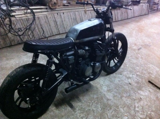 ปรับราคาxj 400 คาบู xjr   ราคา 35000ต่อลองได้  หรือแลก