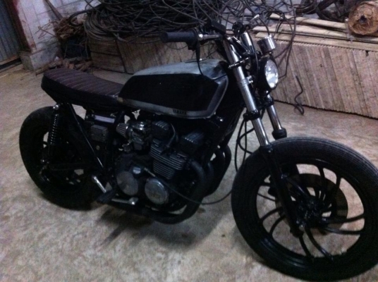 ปรับราคาxj 400 คาบู xjr   ราคา 35000ต่อลองได้  หรือแลก